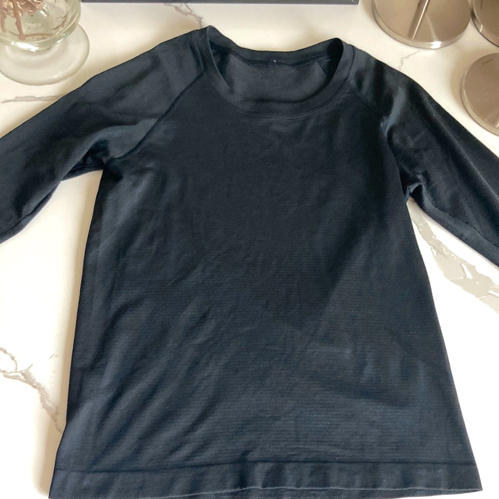 LuluLemon Black Swiftly Tech Long-Sleeve Shirt Race Length 2.0